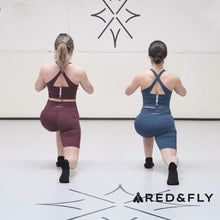 Cargar imagen en el visor de la galería, Long Solid Top
