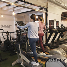 Cargar imagen en el visor de la galería, Light Sweat Jacket Woman
